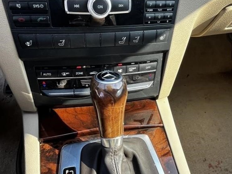 l1---2012-mercedes-benz-e-350-image-19