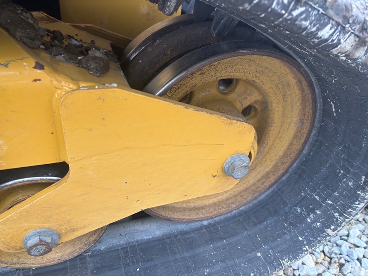 2023-caterpillar-289d3-image-70