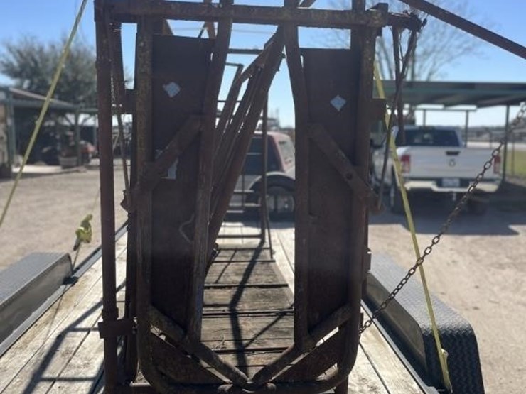 l1---squeeze-chute-image-3