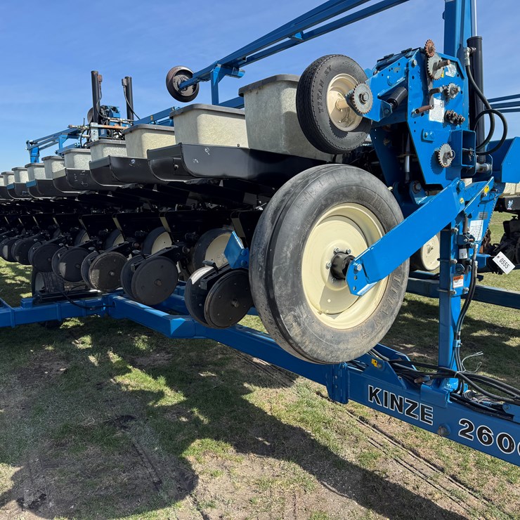 KINZE 2600
