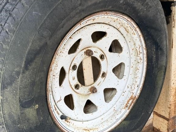 l2---1994-logan-coachman-3-horse-trailer-image-4