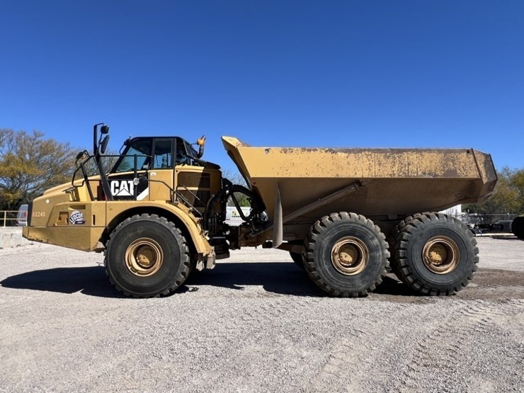 2013-caterpillar-740b-image-2