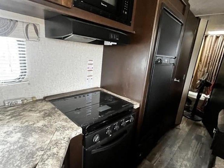 l2--2016-forest-river-travel-trailer-image-20