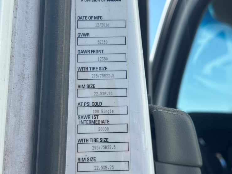 2017-kenworth-t680-image-83