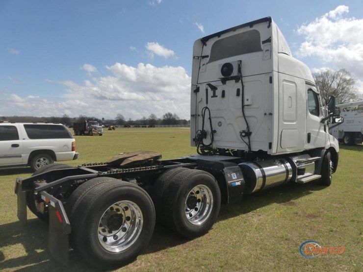 2025-freightliner-cascadia-116-image-2