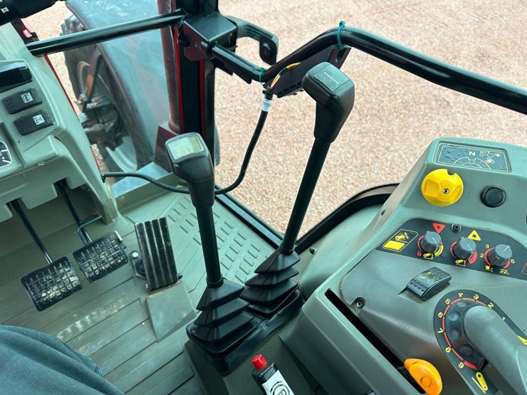 massey-ferguson-8160-image-51