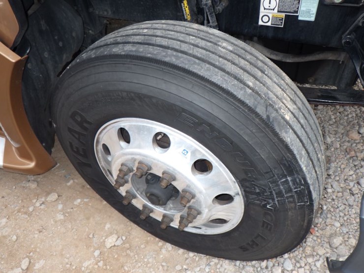 2022-kenworth-t680-image-26