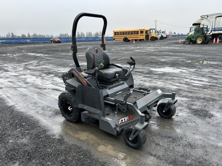 2023-spartan-srt-xde-zero-turn-mower-image-7