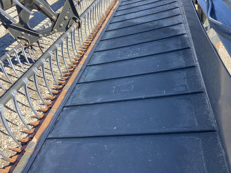 new-holland-84c-image-4