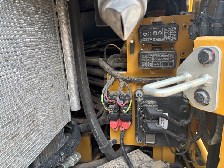 2023-caterpillar-308-image-27