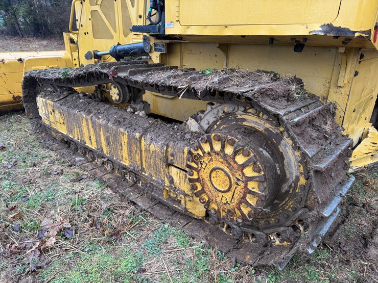 2023-caterpillar-d1-image-50