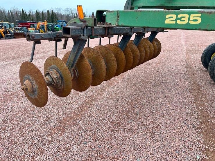 john-deere-235-image-17