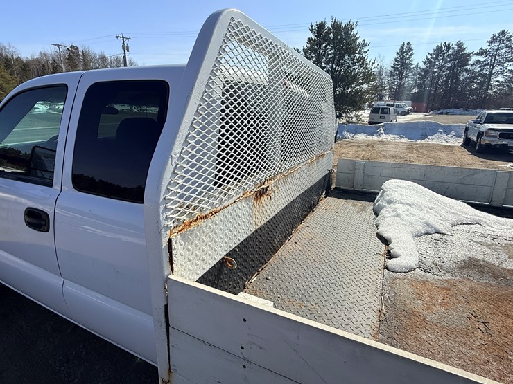 2006-chevrolet-3500hd-image-16