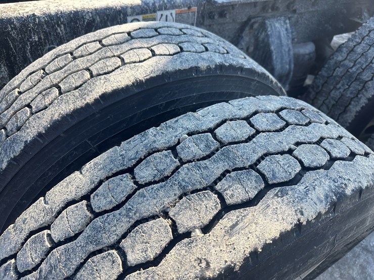 2017-kenworth-t680-image-71