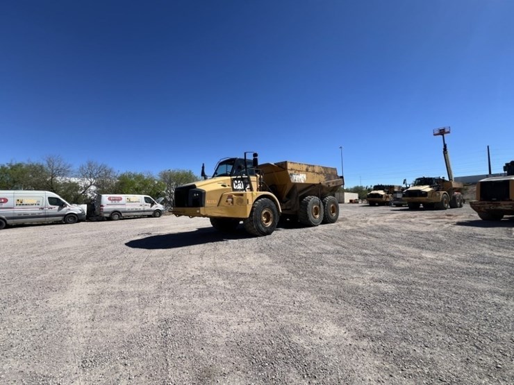 2012-caterpillar-740b-image-53