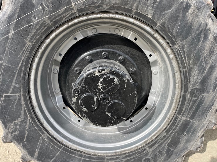 case-ih-magnum-370-cvt-image-11