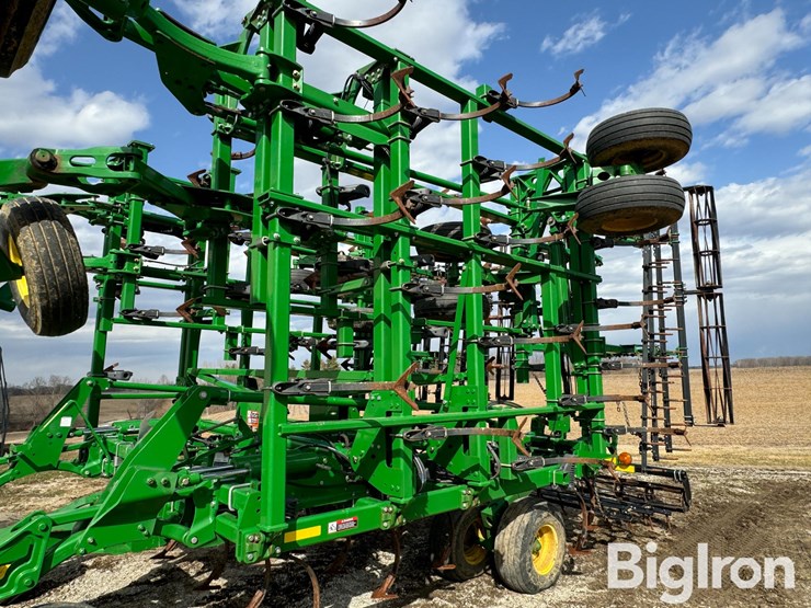 2012-john-deere-2210-image-14