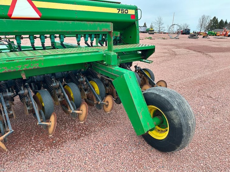 john-deere-750-image-29