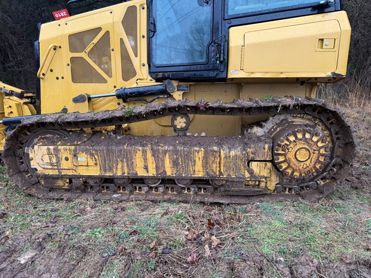 2023-caterpillar-d1-image-49