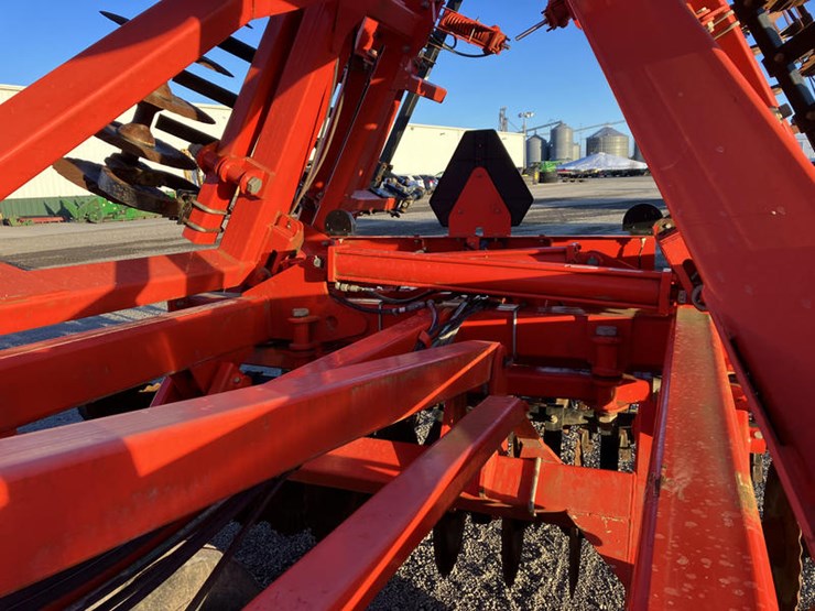 2013-kuhn-krause-8000-25-image-25