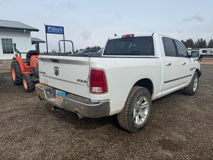 2015-dodge-1500-image-3