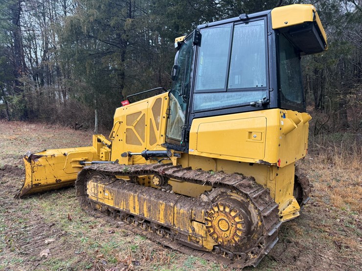 2023-caterpillar-d1-image-3