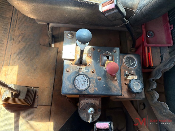 1993-mack-rd690s-image-35