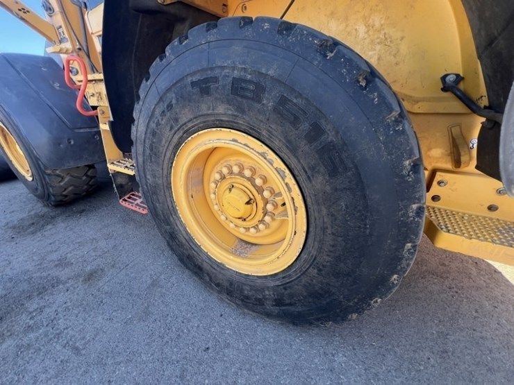 2020-volvo-l70h-image-11