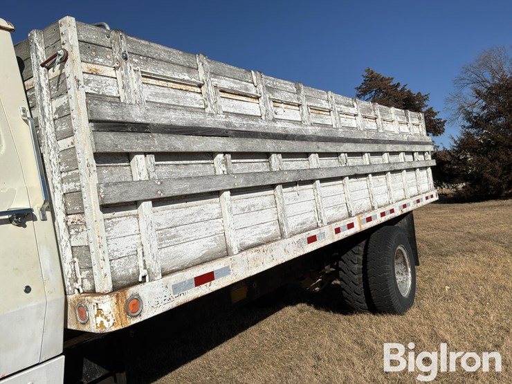 1979-ford-700-image-18