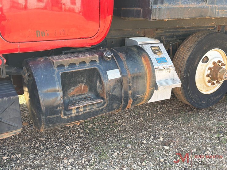 1993-mack-rd690s-image-10