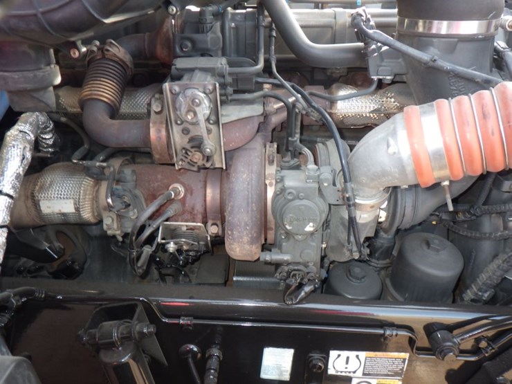 2016-kenworth-t880-image-23