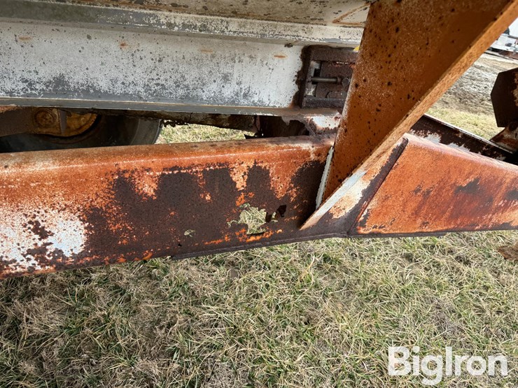 mobility-6.5-ton-pull-type-fertilizer-spreader-image-20