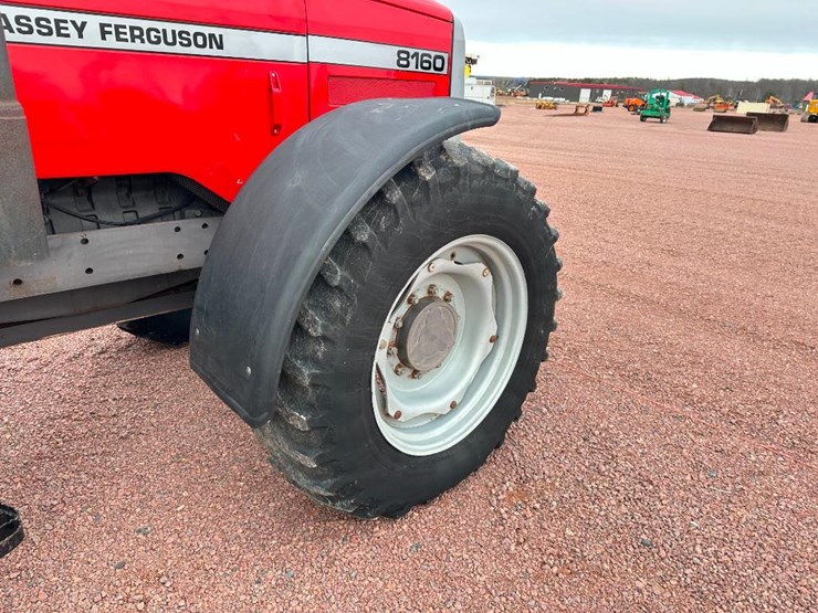 massey-ferguson-8160-image-12