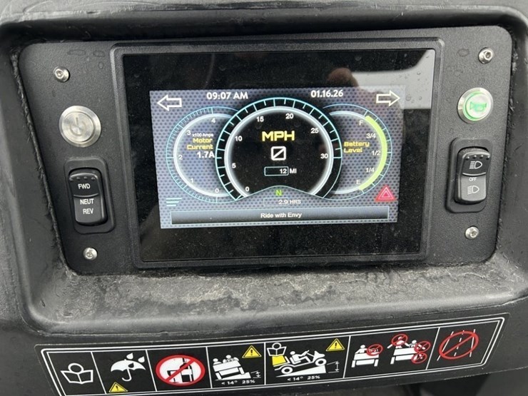 2024-envy-nv4-electric-golf-cart-image-17