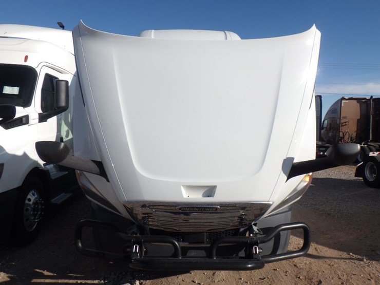 2020-freightliner-cascadia-126-image-22