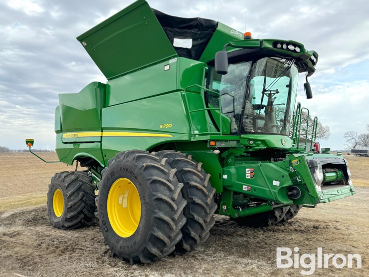 2020-john-deere-s790-image-3