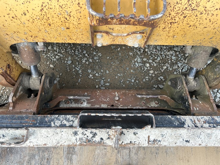 caterpillar-252b-image-9