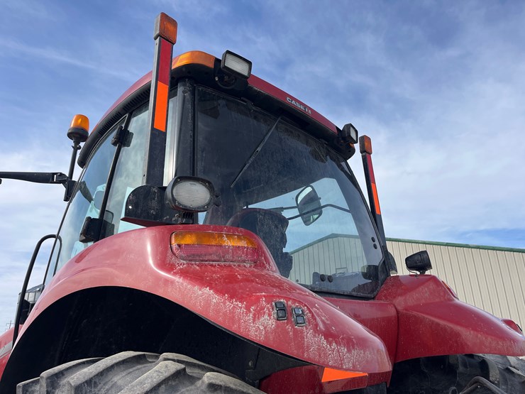 case-ih-magnum-370-cvt-image-18