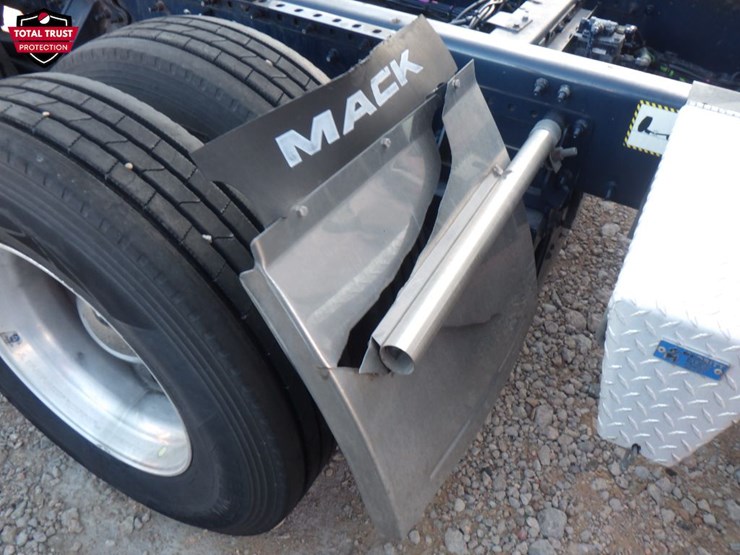 2020-mack-an64t-anthem-image-6