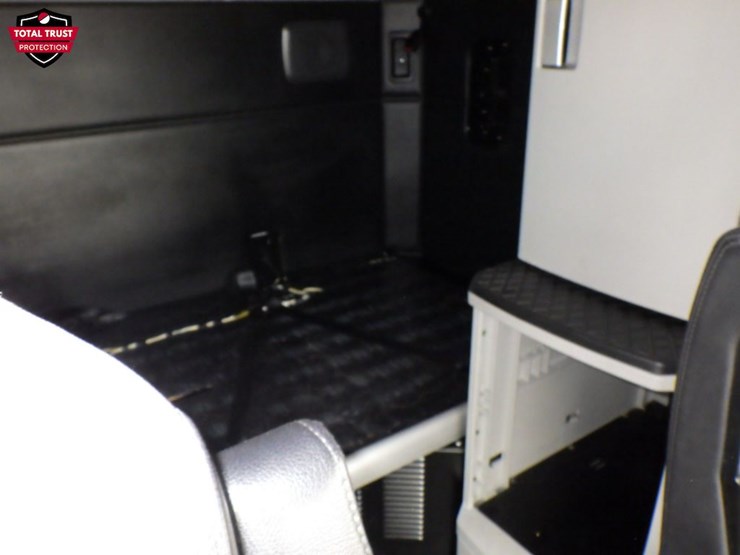 2022-kenworth-t680-image-5