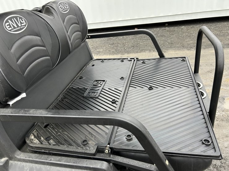 2024-envy-nv4-electric-golf-cart-image-25