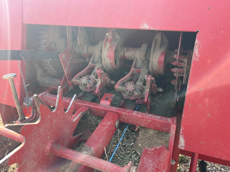 new-holland-575-image-15