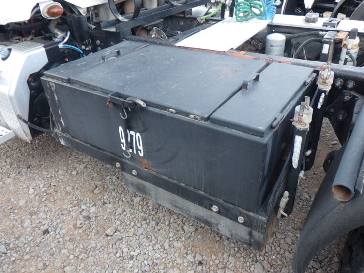 2014-freightliner-coronado-image-16