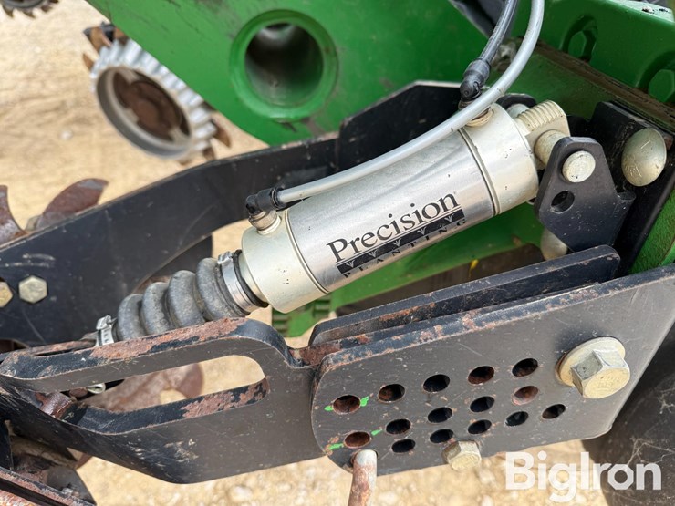 2012-john-deere-1770nt-ccs-image-19