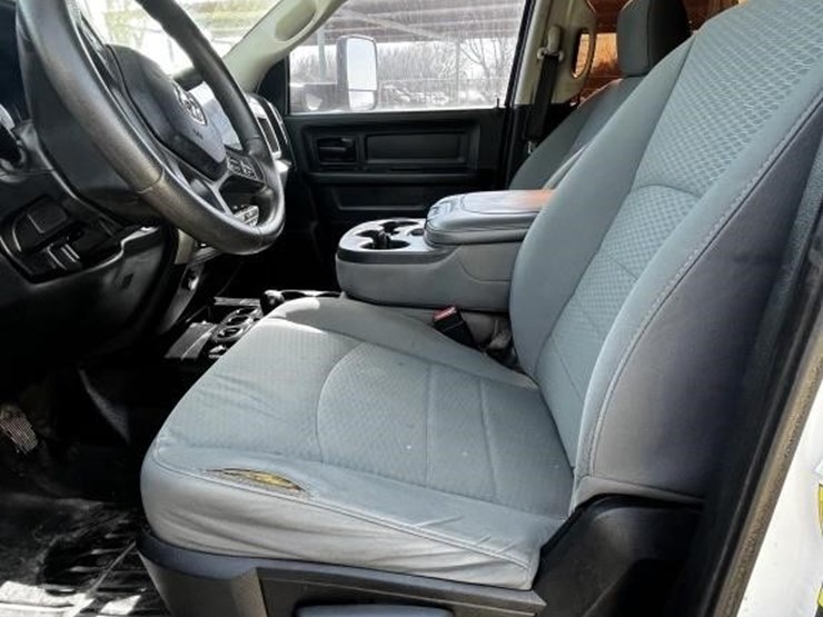 2014-dodge-ram-5500-image-23