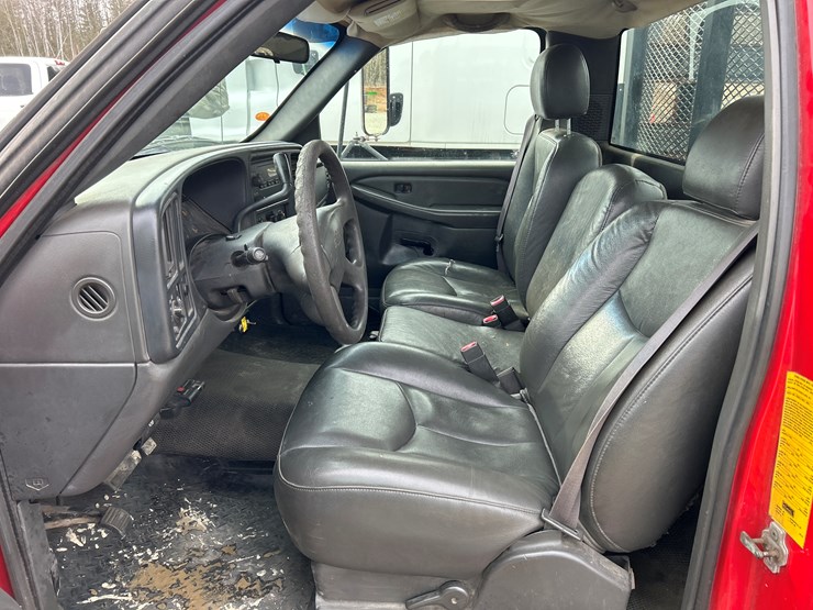 2006-chevrolet-3500-image-46