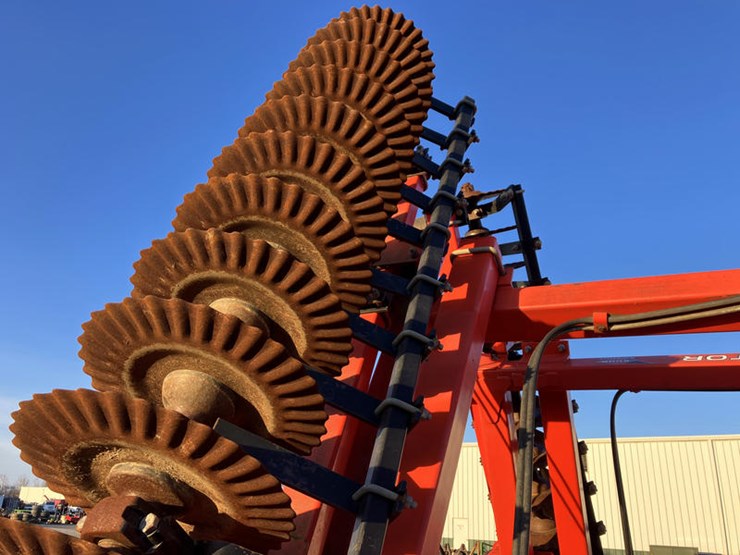 2013-kuhn-krause-8000-25-image-22