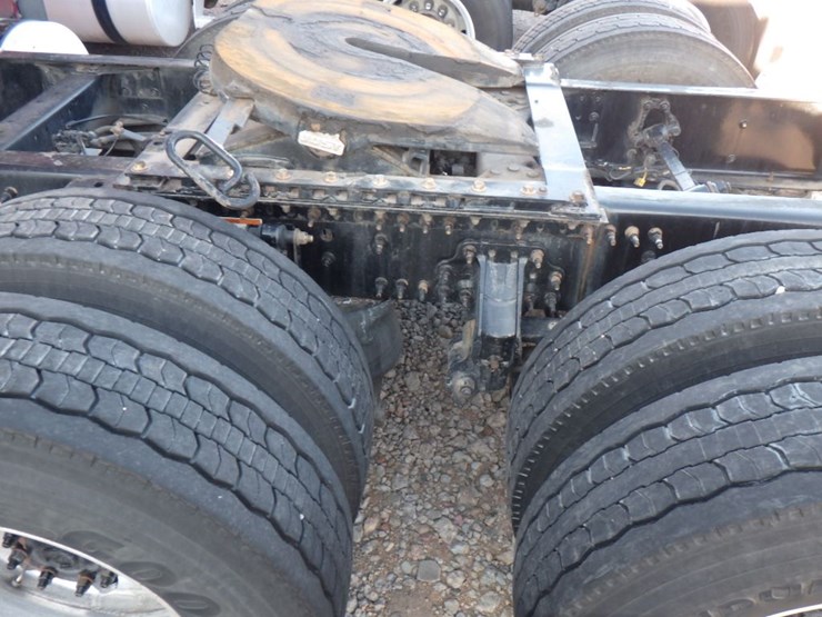 2020-volvo-vnl-760-image-17