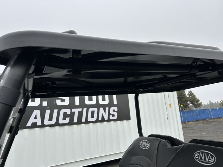 2024-envy-nv4-electric-utility-cart-image-21