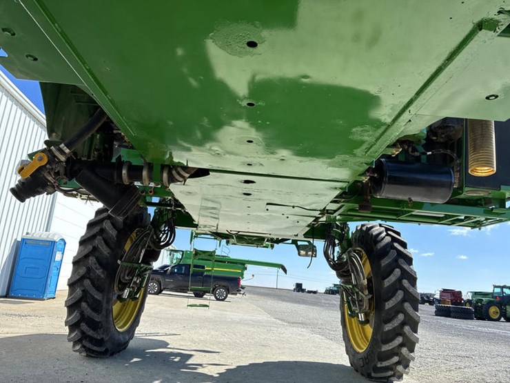 2018-john-deere-r4030-image-37